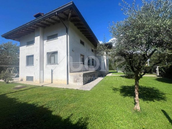 casa indipendente in vendita a Tarcento
