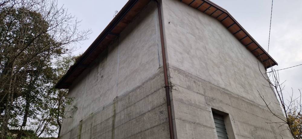 locale di sgombero in vendita a Tarcento