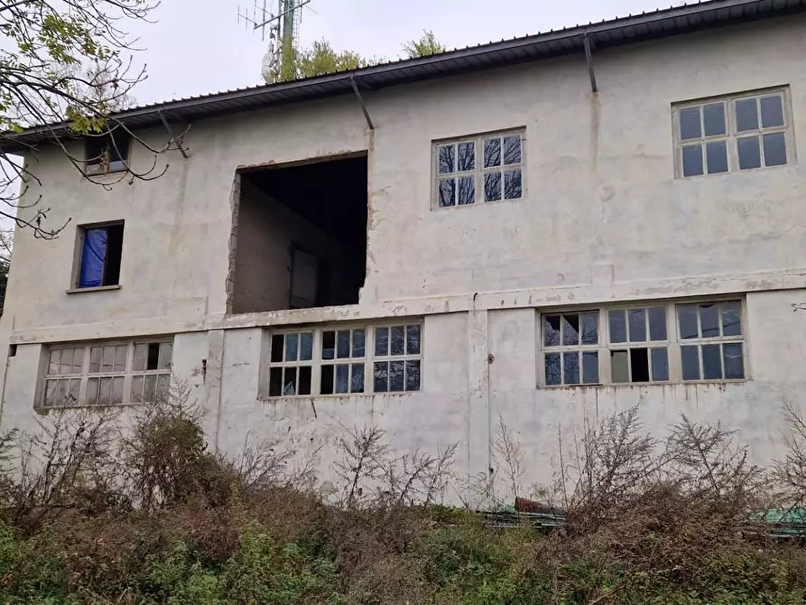 locale di sgombero in vendita a Tarcento