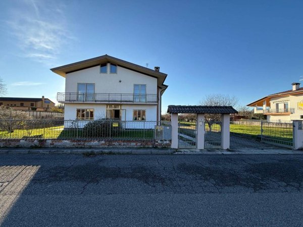 casa indipendente in vendita a Tarcento