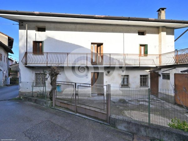 casa indipendente in vendita a Tarcento in zona Collerumiz