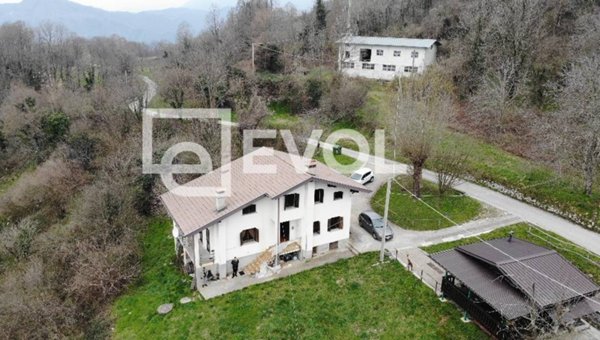casa indipendente in vendita a Tarcento
