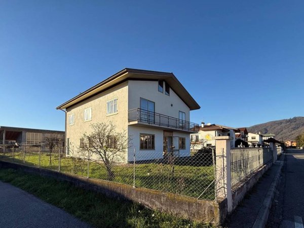 casa indipendente in vendita a Tarcento