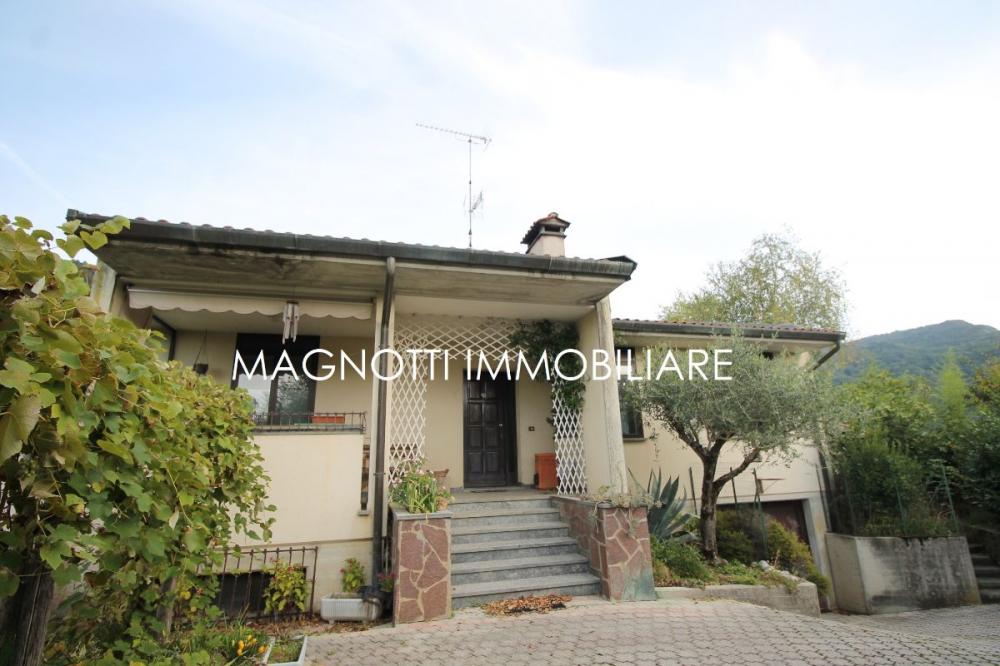 casa indipendente in vendita a Tarcento