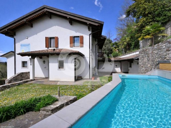 casa indipendente in vendita a Tarcento in zona Collerumiz