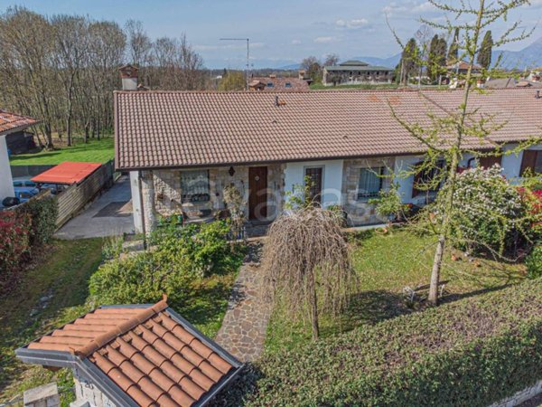 casa indipendente in vendita a Tarcento