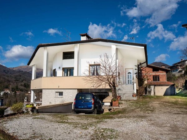 casa indipendente in vendita a Tarcento