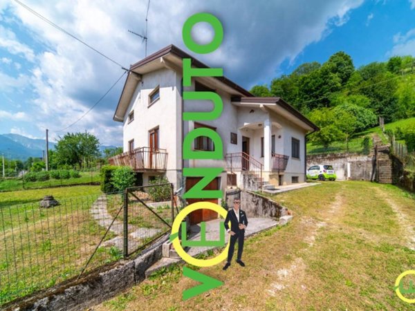 casa indipendente in vendita a Tarcento in zona Bulfons