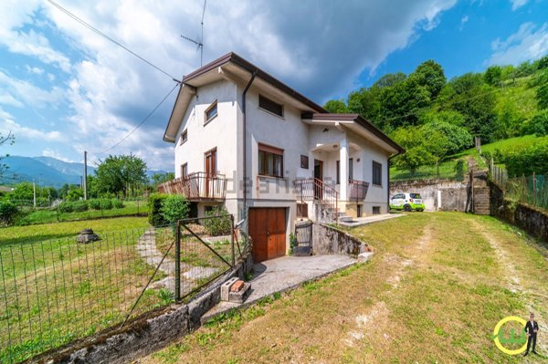 casa indipendente in vendita a Tarcento