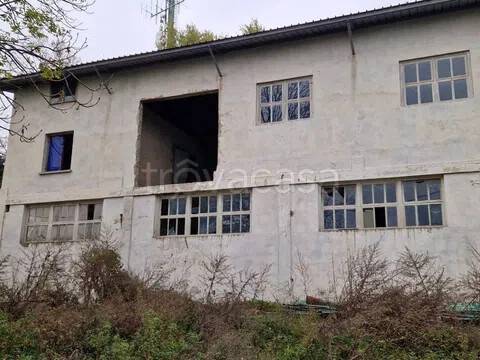 locale di sgombero in vendita a Tarcento
