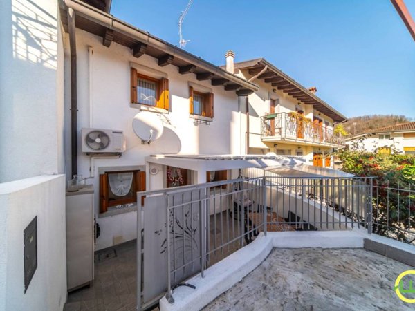 casa indipendente in vendita a Tarcento