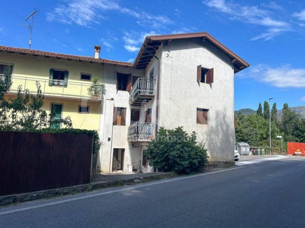 casa indipendente in vendita a Tarcento in zona Bulfons