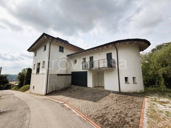 casa indipendente in vendita a Tarcento in zona Coia