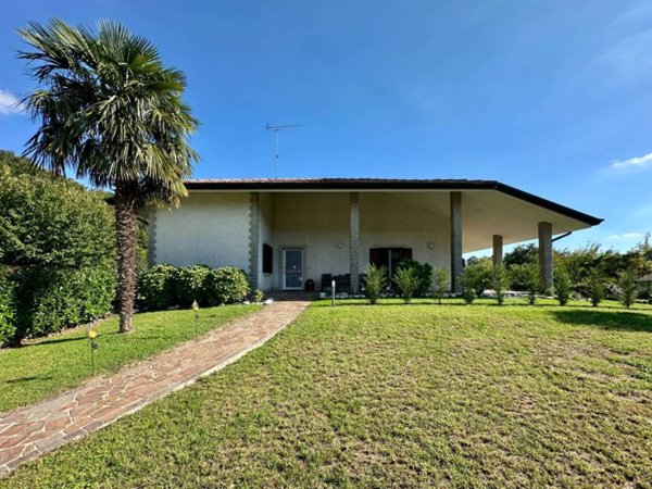 casa indipendente in vendita a Tarcento in zona Ciseriis