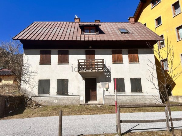 appartamento in vendita a Tarvisio in zona Cave del Predil