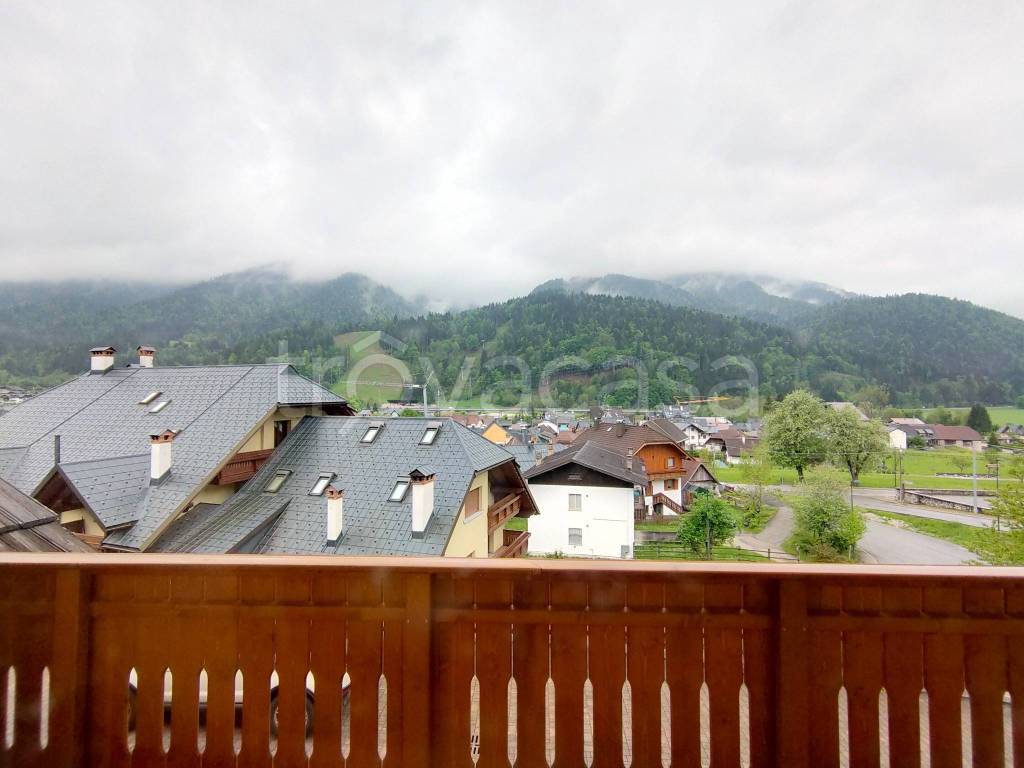 casa indipendente in vendita a Tarvisio in zona Camporosso