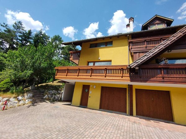 casa indipendente in vendita a Tarvisio in zona Camporosso