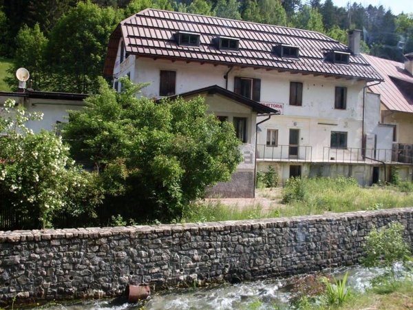locale commerciale in vendita a Tarvisio