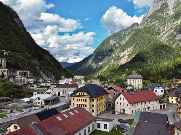appartamento in vendita a Tarvisio in zona Cave del Predil