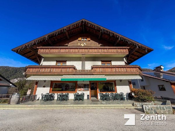 negozio in vendita a Tarvisio in zona Camporosso