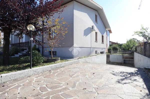 casa indipendente in vendita a Tavagnacco in zona Feletto Umberto