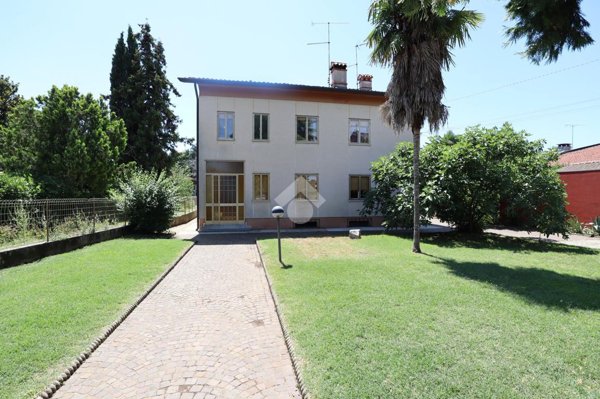 casa indipendente in vendita a Tavagnacco in zona Feletto Umberto