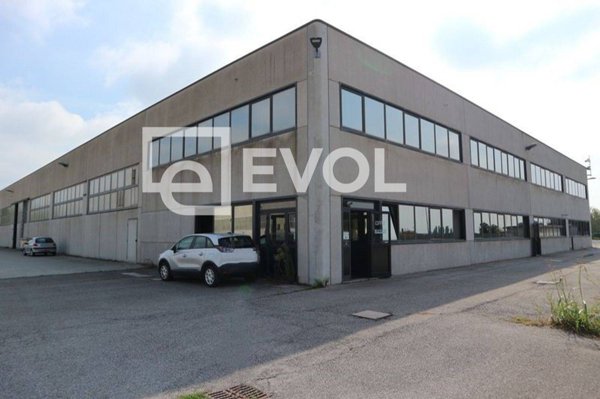 capannone in vendita a Tavagnacco in zona Feletto Umberto