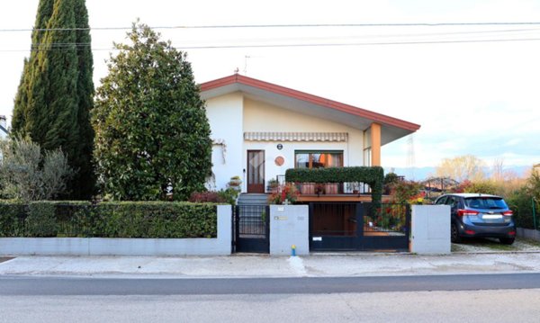 casa indipendente in vendita a Tavagnacco in zona Branco