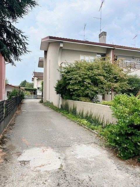casa indipendente in vendita a Tavagnacco in zona Feletto Umberto