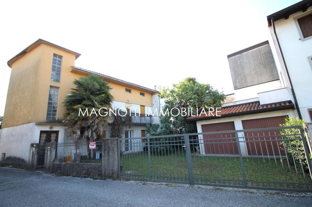 casa indipendente in vendita a Tavagnacco in zona Colugna