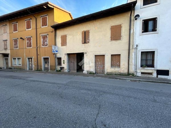 casa indipendente in vendita a Tavagnacco
