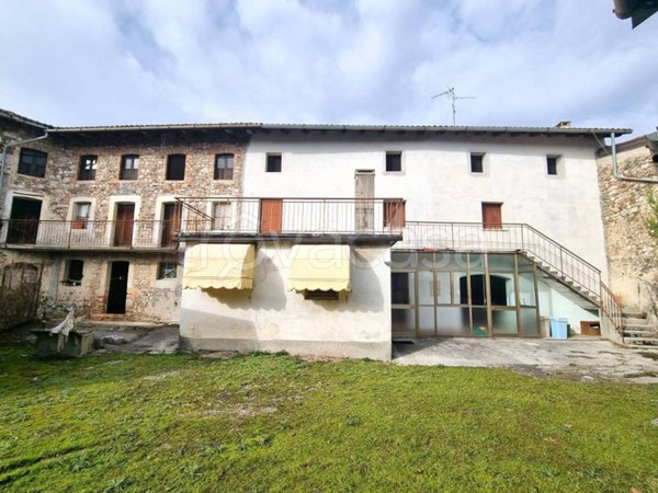 casa indipendente in vendita a Tavagnacco
