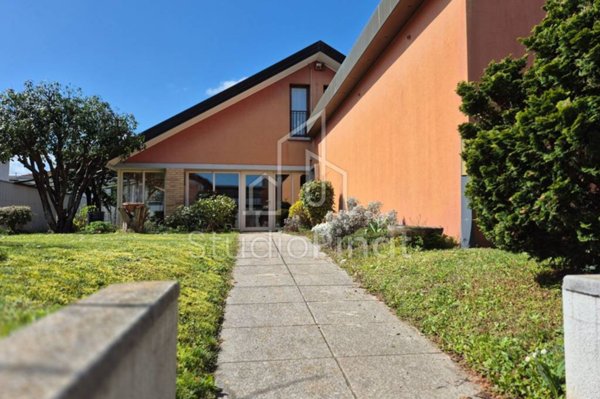 casa indipendente in vendita a Tavagnacco in zona Feletto Umberto