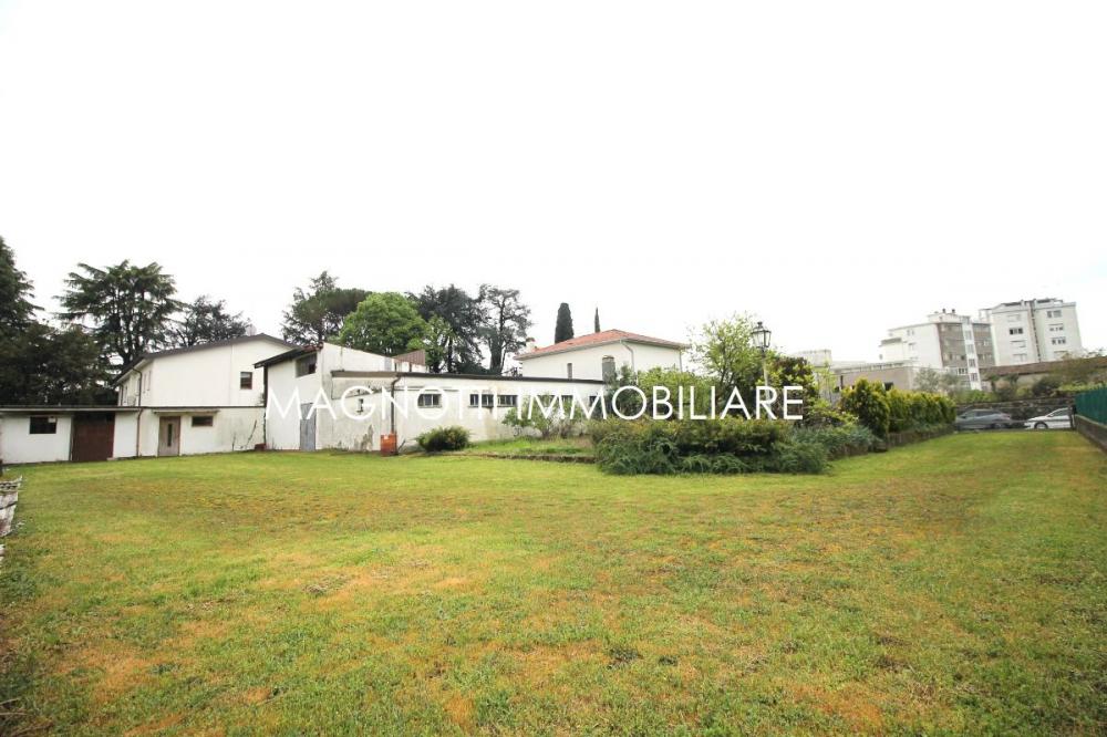 casa indipendente in vendita a Tavagnacco in zona Feletto Umberto