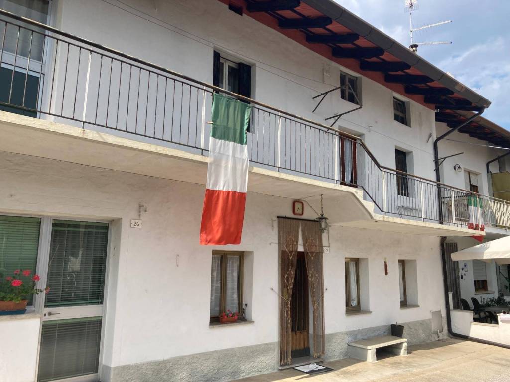casa indipendente in vendita a Tavagnacco in zona Feletto Umberto