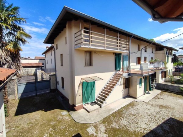 casa indipendente in vendita a Tavagnacco in zona Feletto Umberto