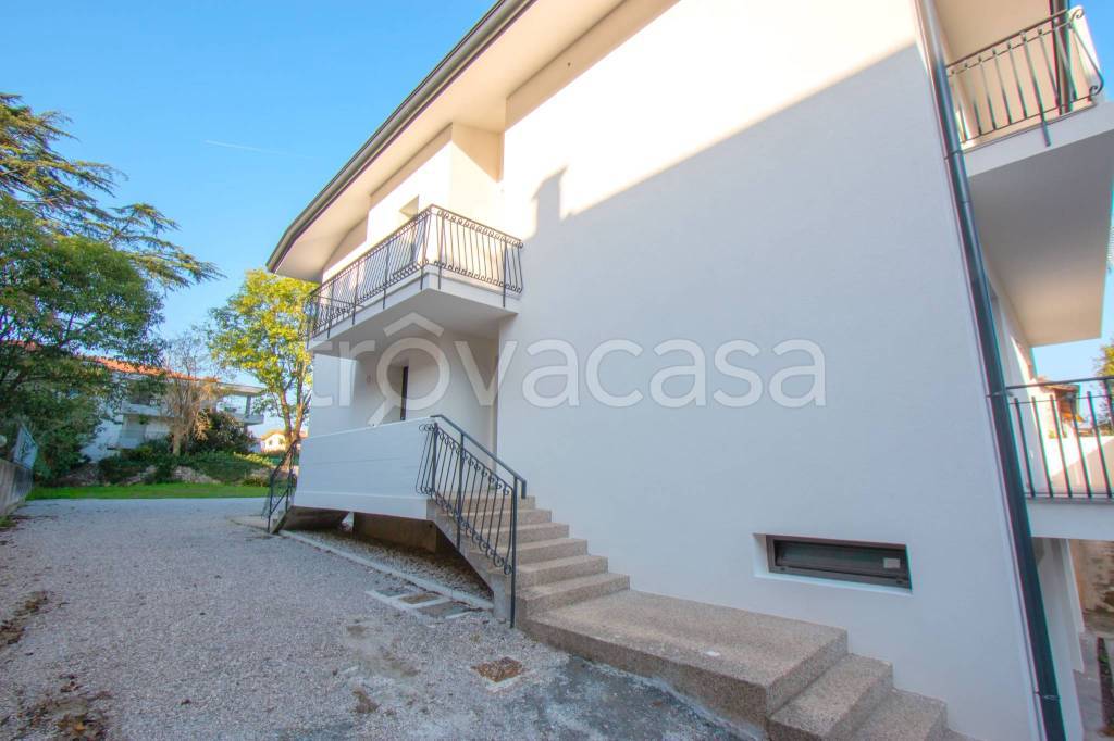 appartamento in vendita a Tavagnacco in zona Colugna