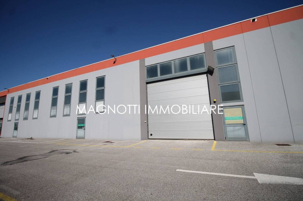 quadrivano in vendita a Tavagnacco in zona Feletto Umberto