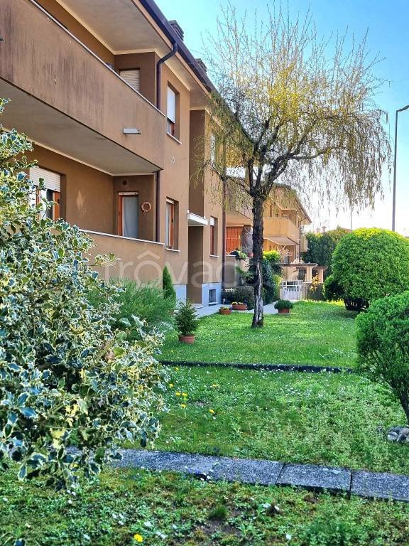 appartamento in vendita a Tavagnacco in zona Feletto Umberto
