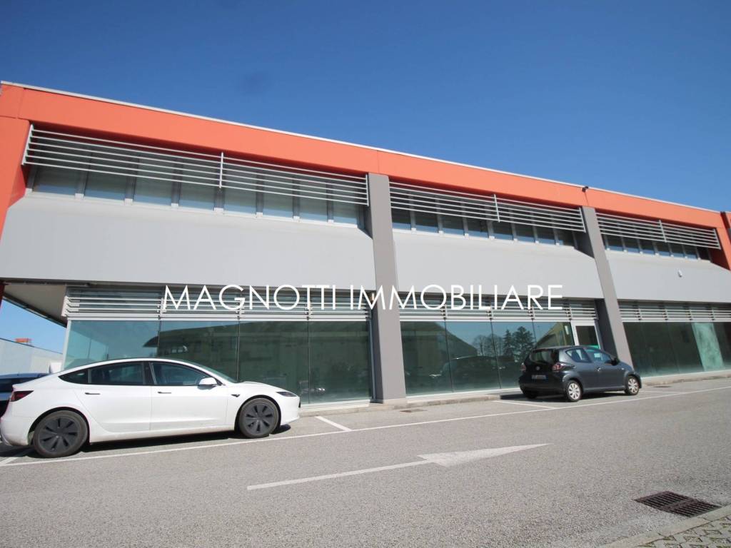 negozio in vendita a Tavagnacco