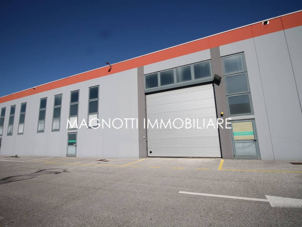 quadrivano in vendita a Tavagnacco in zona Feletto Umberto
