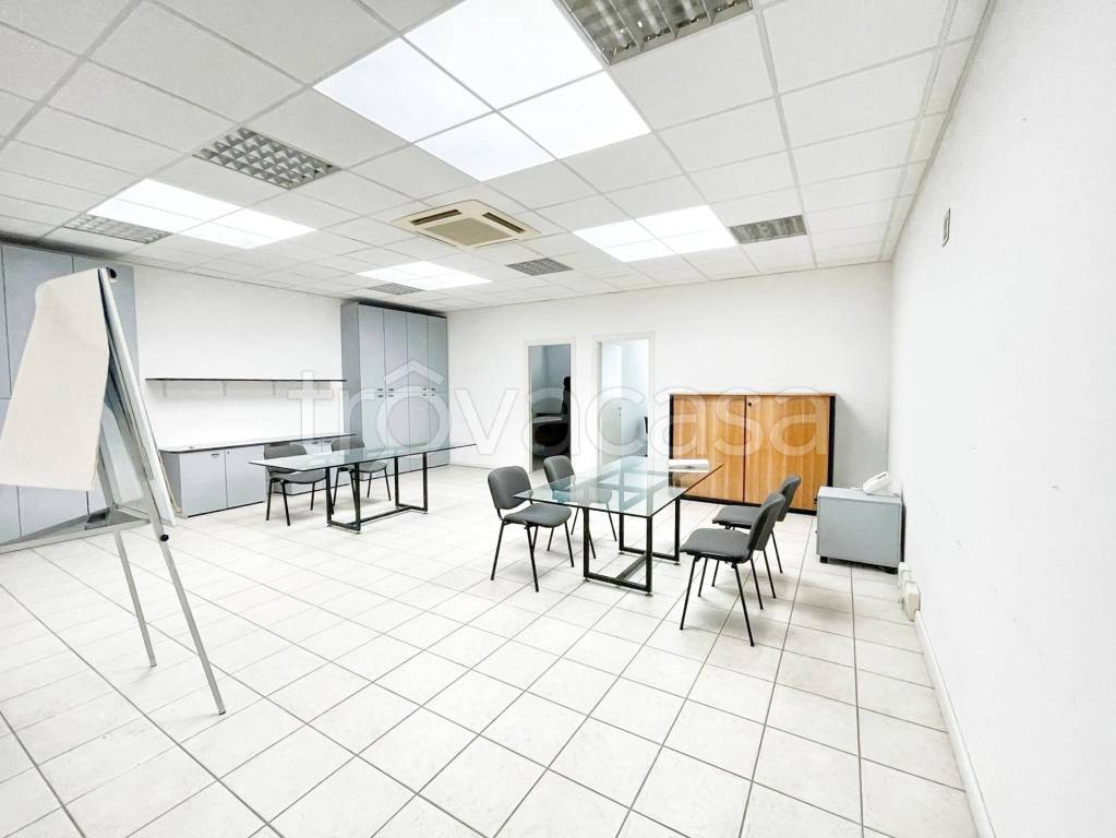 ufficio in vendita a Tavagnacco in zona Feletto Umberto