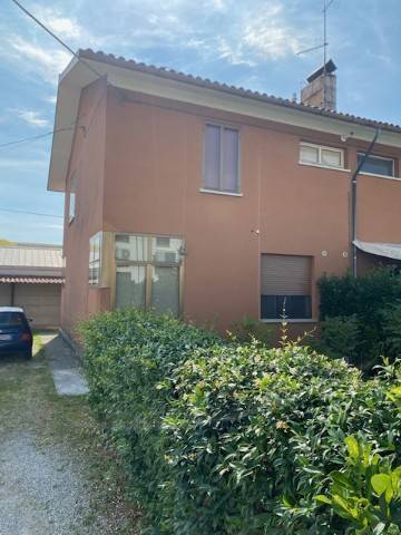 casa indipendente in vendita a Tavagnacco in zona Colugna