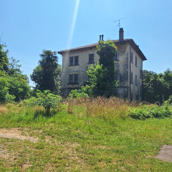 casa indipendente in vendita a Tavagnacco in zona Feletto Umberto