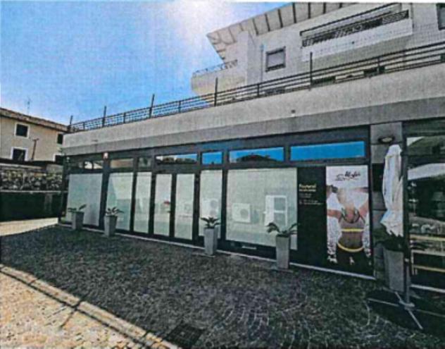 locale commerciale in vendita a Tavagnacco