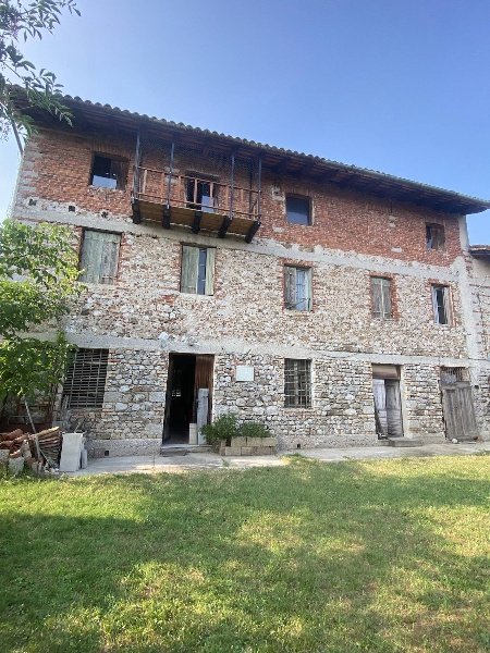 casale in vendita a Tavagnacco in zona Feletto Umberto