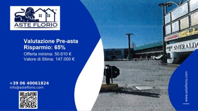 locale commerciale in vendita a Tavagnacco in zona Feletto Umberto