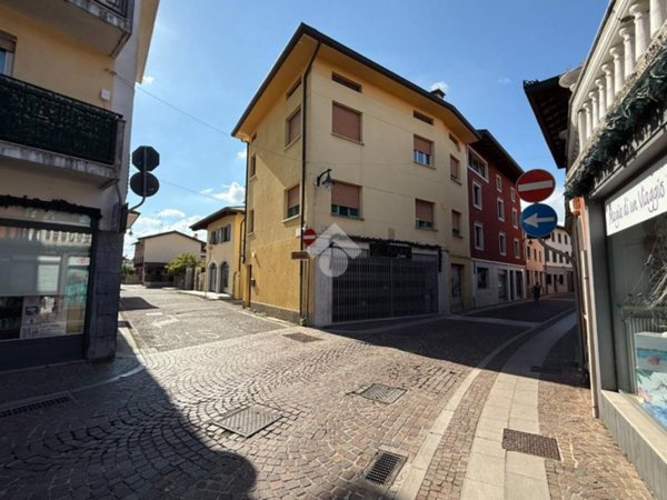 casa indipendente in vendita a Tavagnacco in zona Feletto Umberto