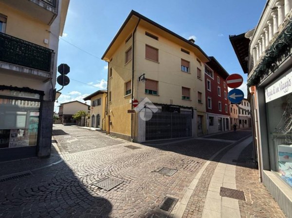 casa indipendente in vendita a Tavagnacco in zona Feletto Umberto