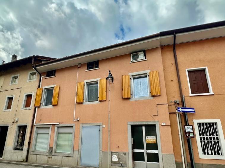 casa indipendente in vendita a Tavagnacco in zona Feletto Umberto